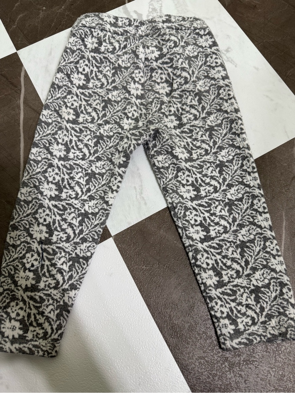 Janie and Jack Gray & White Floral Knit Leggings